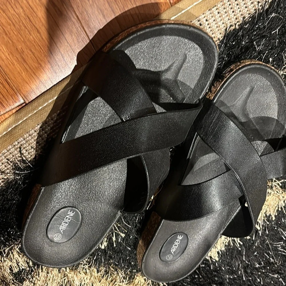 Ardene cross strap slides Sz 10 - Picture 13 of 15